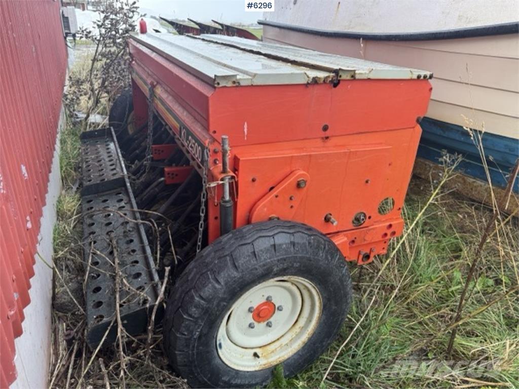 Tume KL 2500 Perforatoare