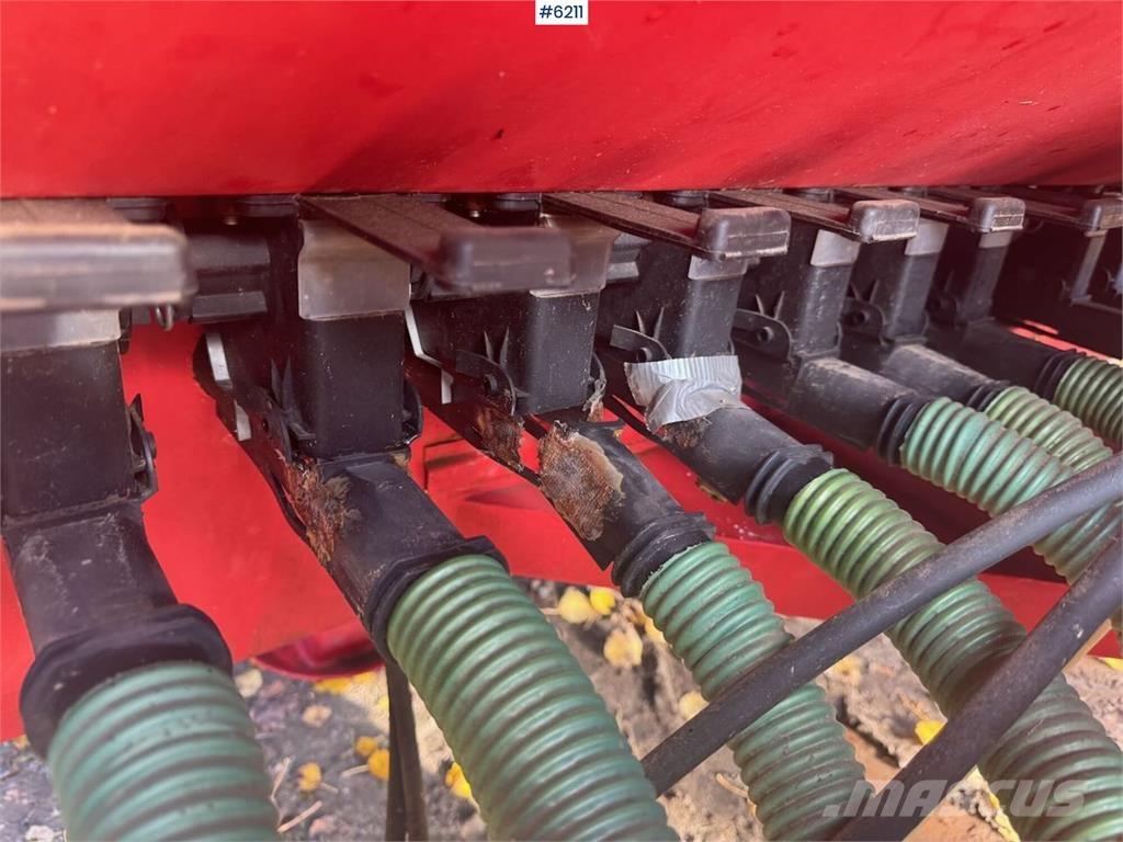 Tume P1350 Perforatoare