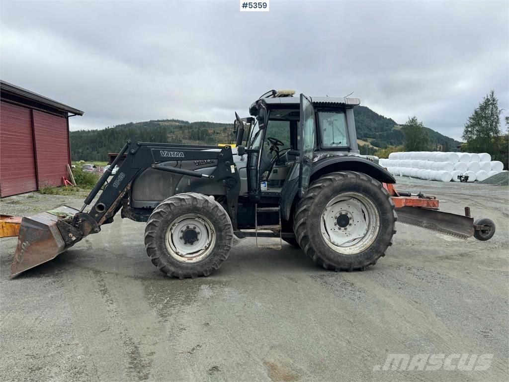Valtra M120-4 Tractoare