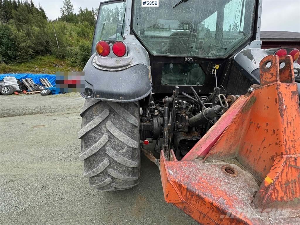 Valtra M120-4 Tractoare