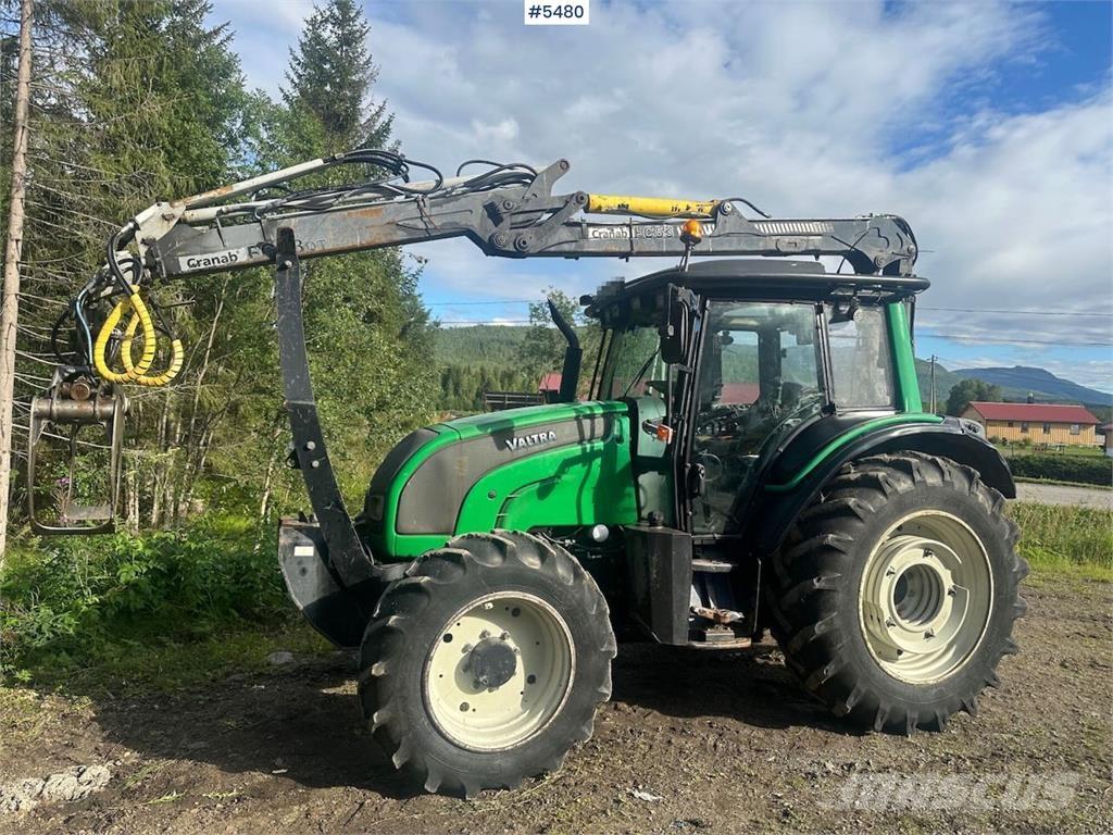 Valtra N101 Tractoare