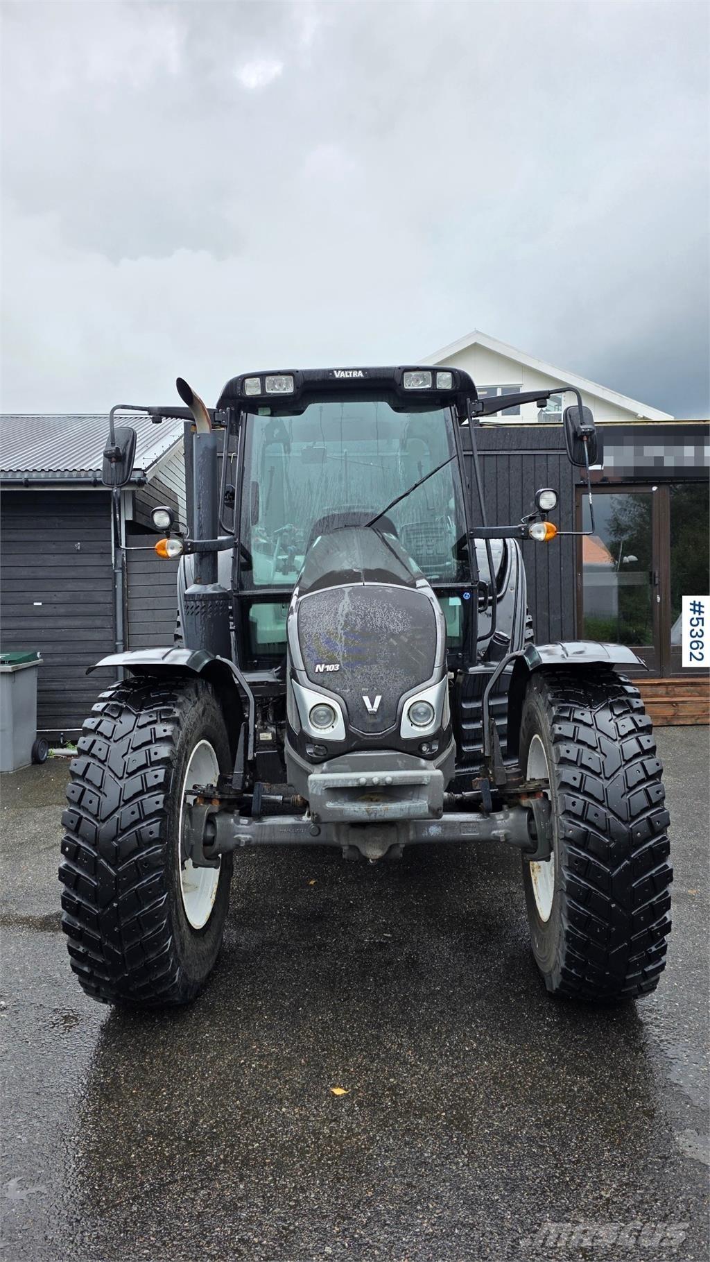 Valtra N103 Tractoare