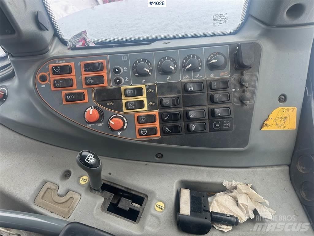 Valtra N122 Tractoare