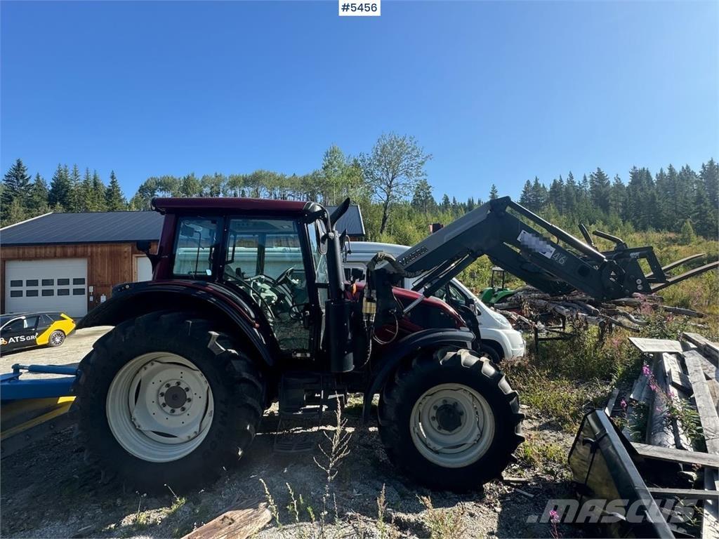 Valtra N123 Tractoare