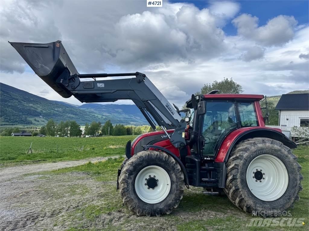 Valtra N142 Tractoare