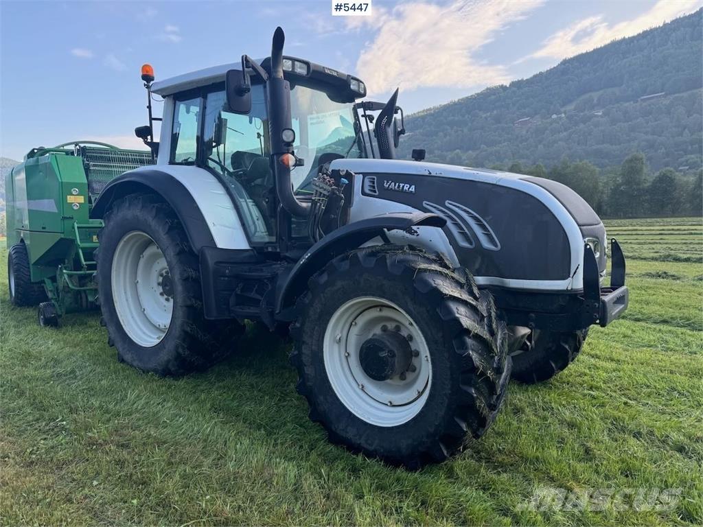 Valtra T202 Tractoare