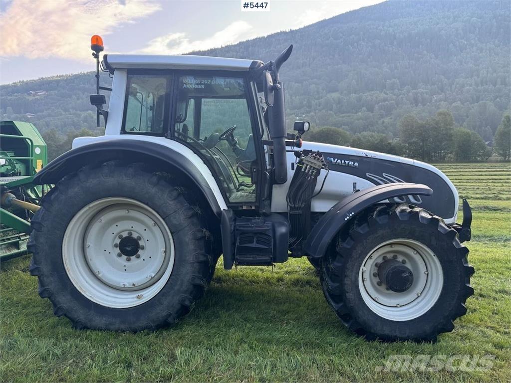 Valtra T202 Tractoare