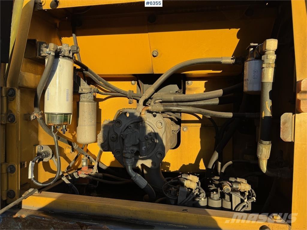 Volvo EC240BNLC Excavatoare pe șenile
