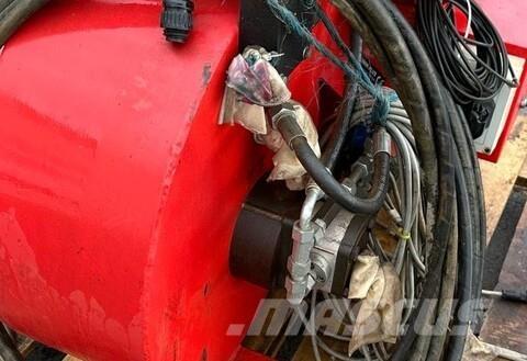  300 Hydraulisch Alte masini de fertilizare si accesorii