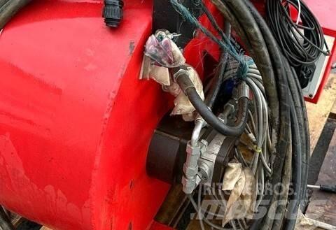  300 Hydraulisch Alte masini de fertilizare si accesorii