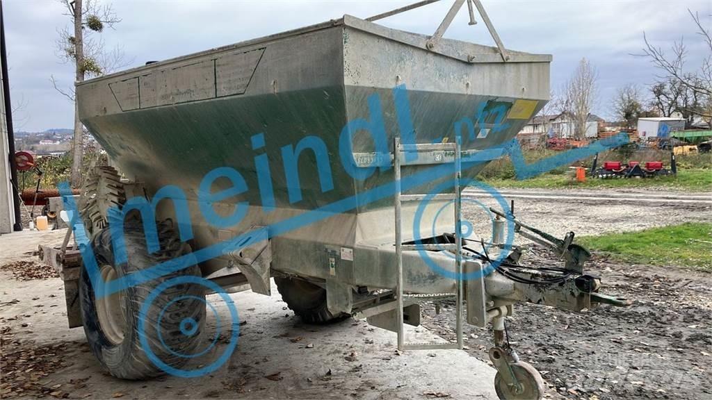 Bruns Kalkstreuer Alte masini de fertilizare si accesorii