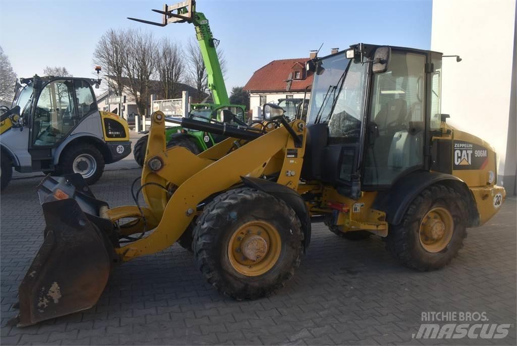 CAT 906M Incarcator pe pneuri