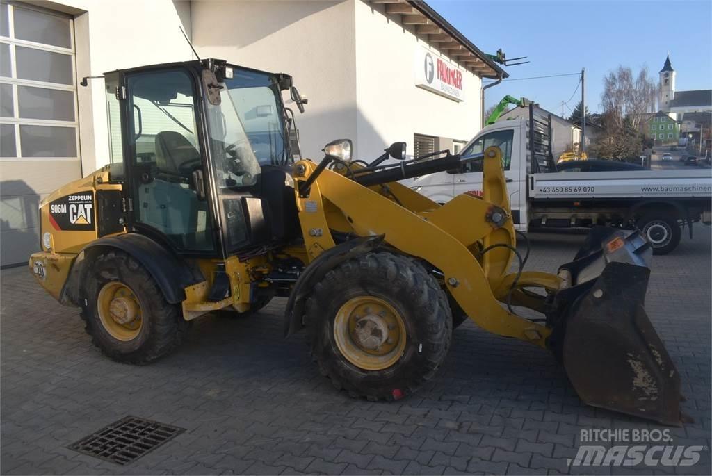 CAT 906M Incarcator pe pneuri