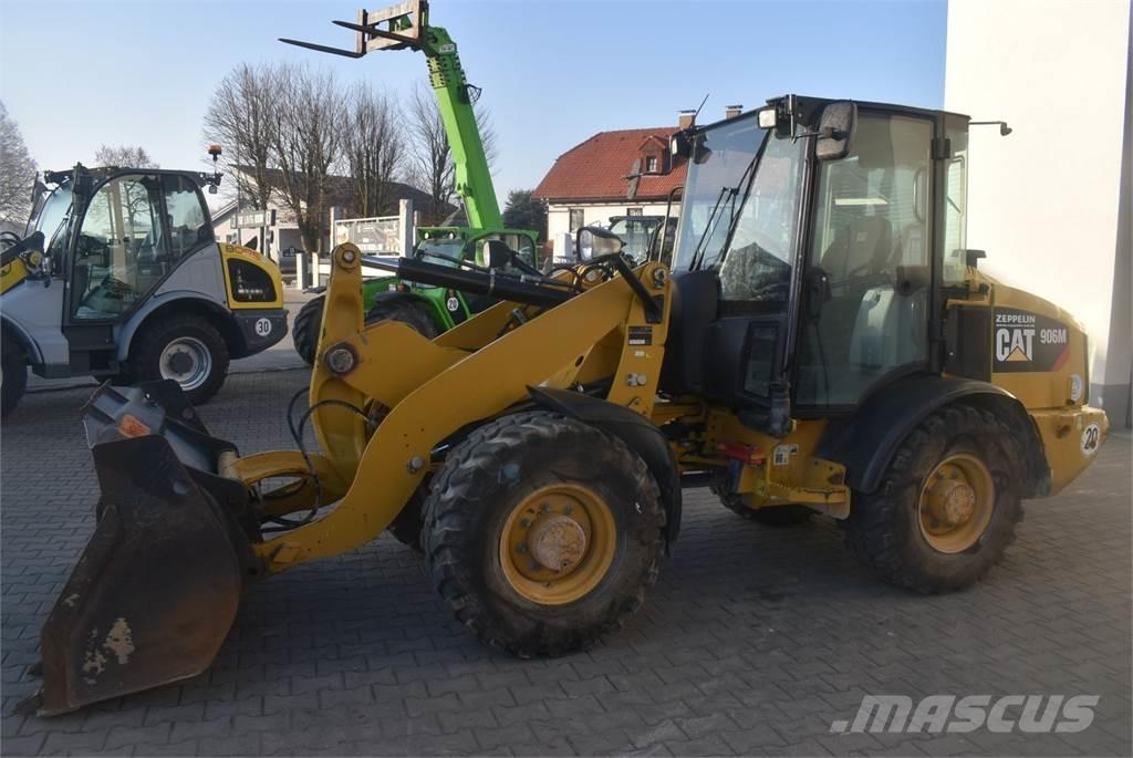 CAT 906M Incarcator pe pneuri