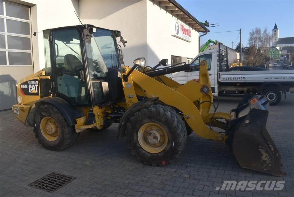 CAT 906M Incarcator pe pneuri