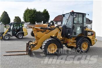 CAT 907M Incarcator pe pneuri