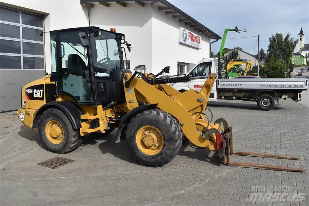 CAT 907M Incarcator pe pneuri