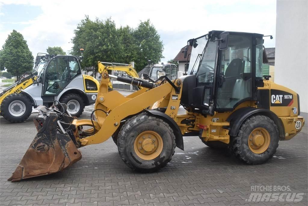 CAT 907M Incarcator pe pneuri