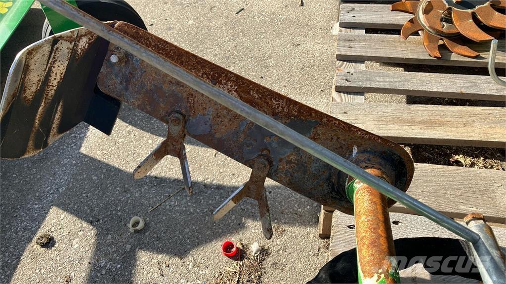  CFS Vinox links Alte echipamente de viticultura