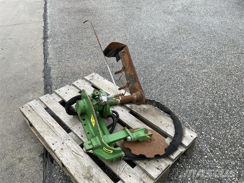  CFS Vinox links Alte echipamente de viticultura