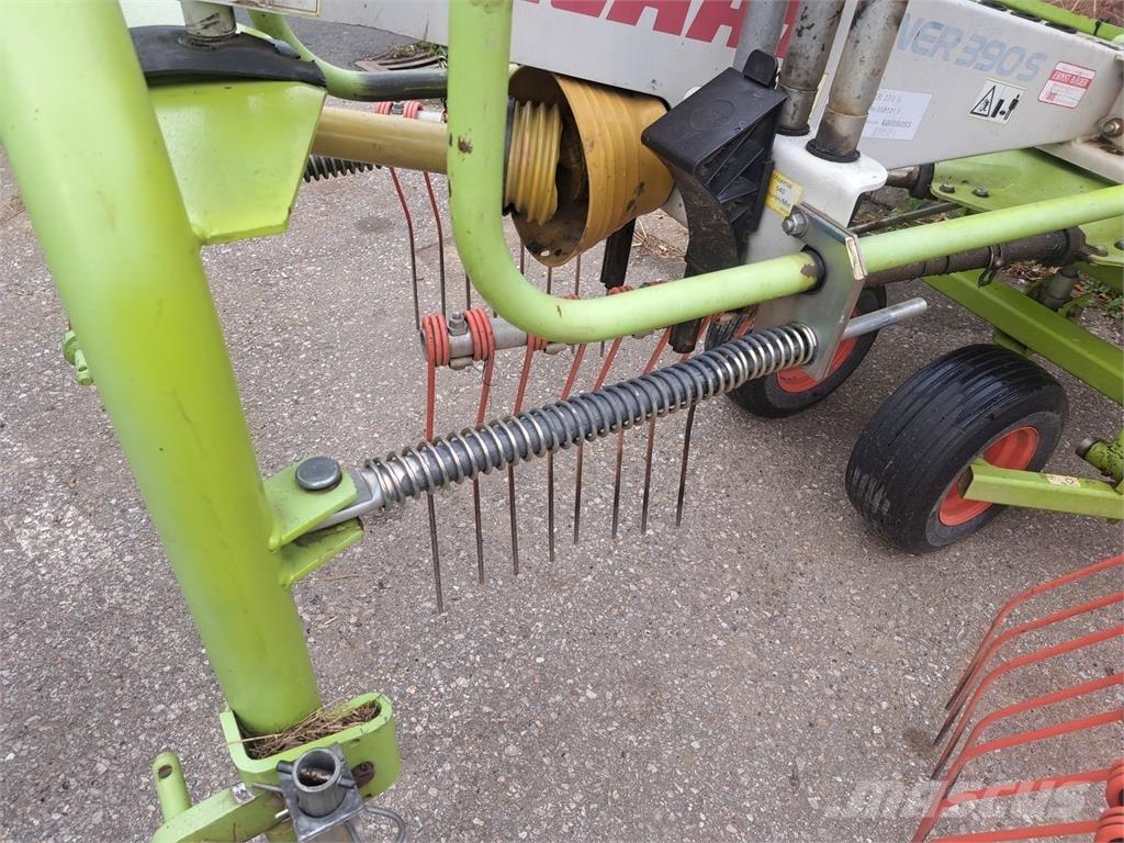 CLAAS Liner 390 Utilaj de răvăşit fân