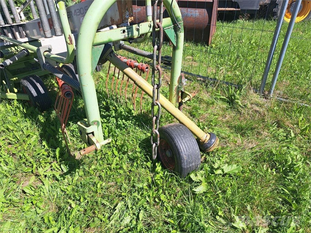CLAAS Liner 430 Utilaj de răvăşit fân