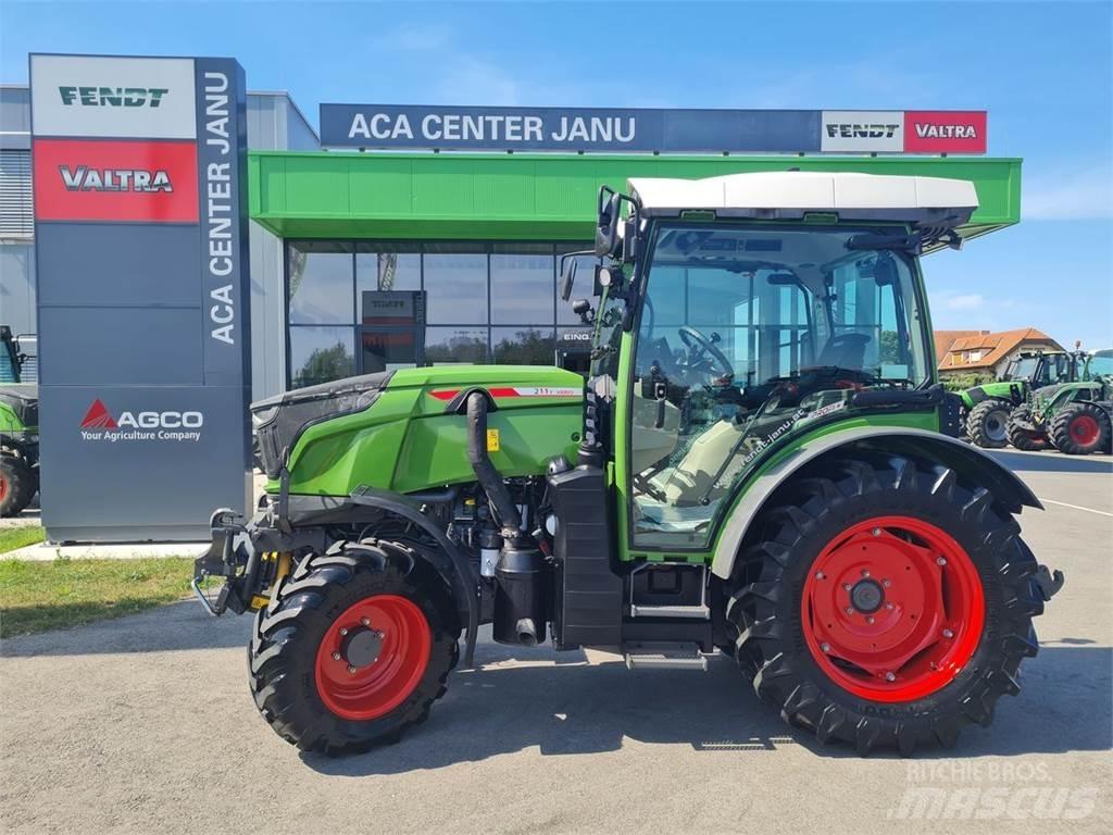 Fendt 211 Vario F Tractoare