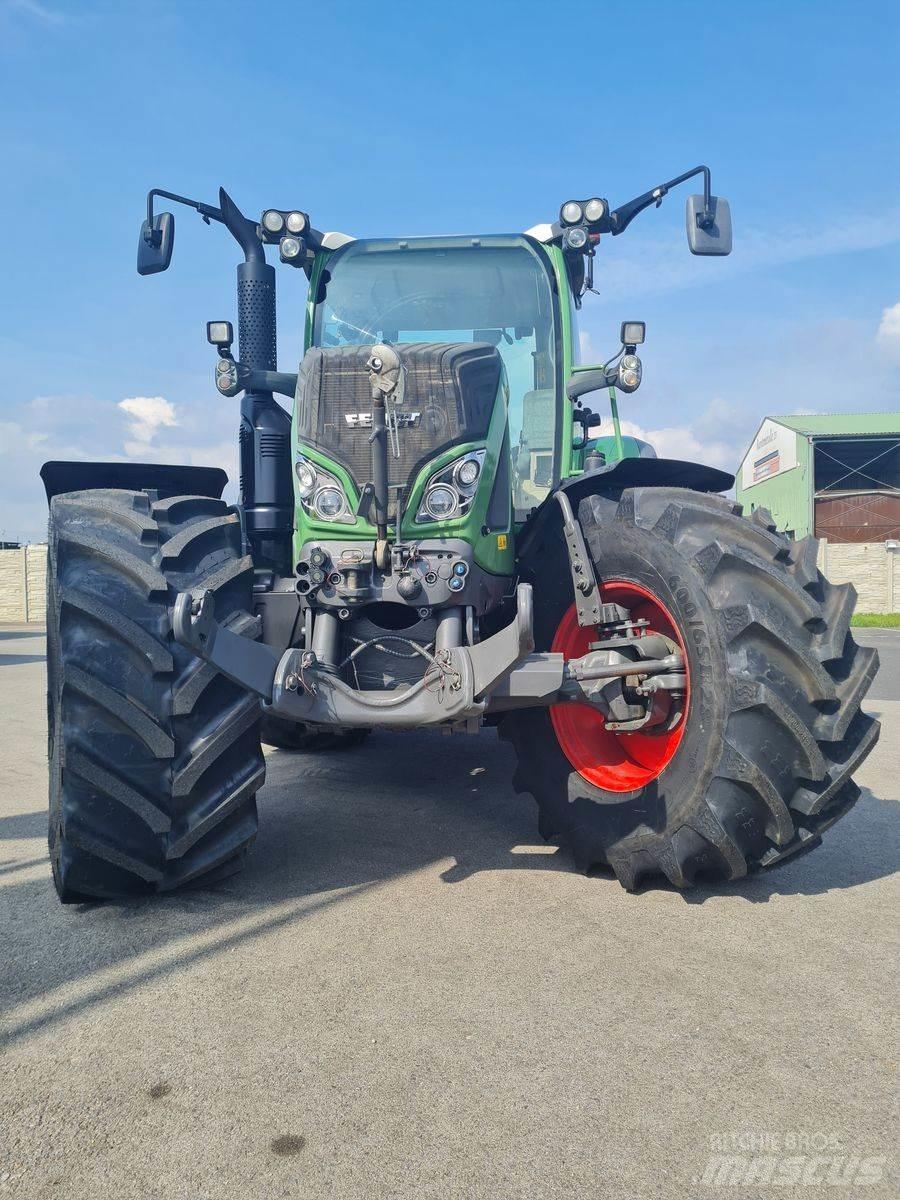 Fendt 718 Vario Tractoare