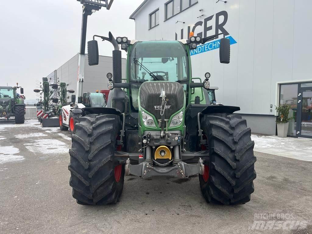 Fendt 718 Vario Tractoare
