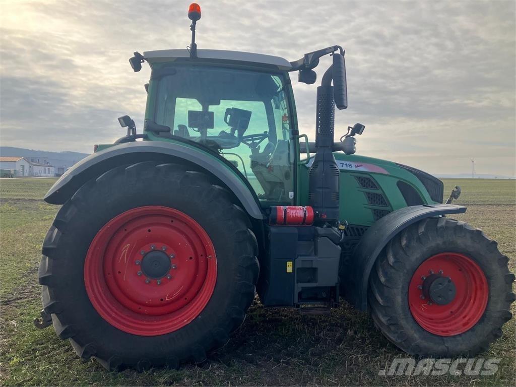 Fendt 718 Vario Tractoare