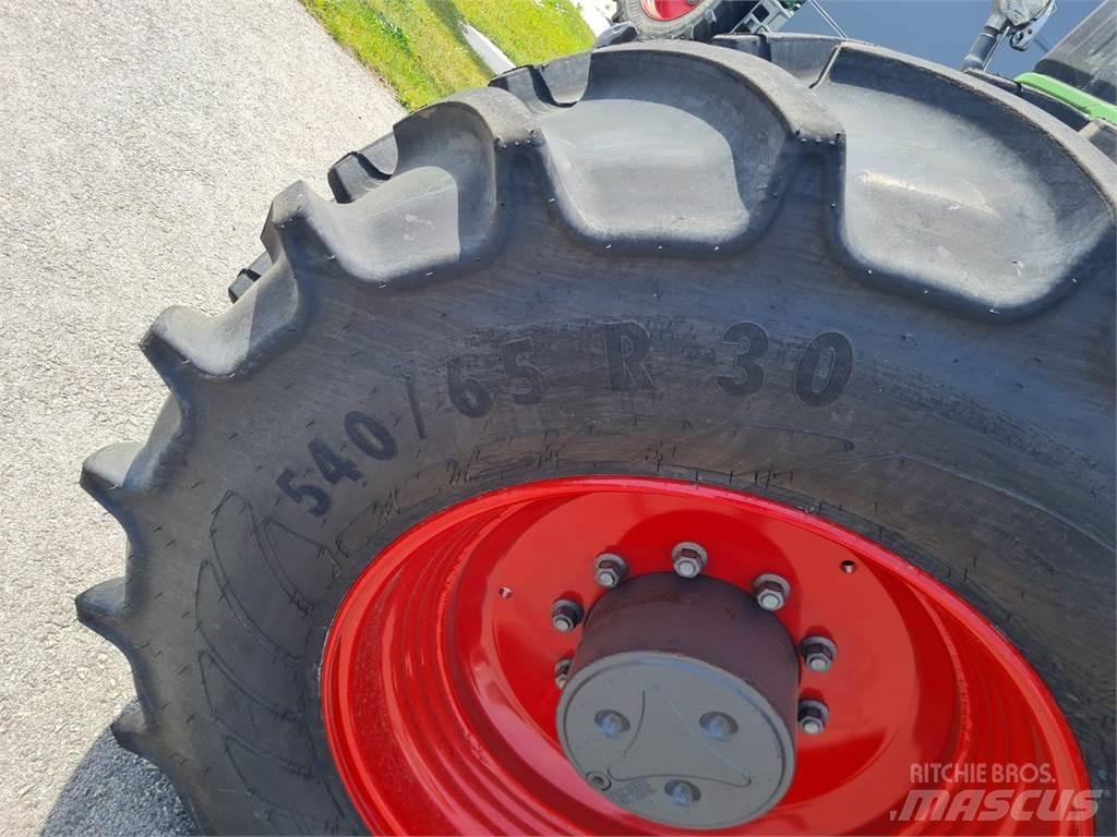 Fendt 724 Vario Tractoare