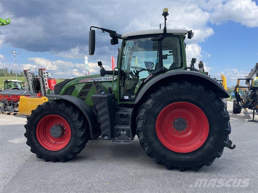 Fendt 724 Vario Tractoare