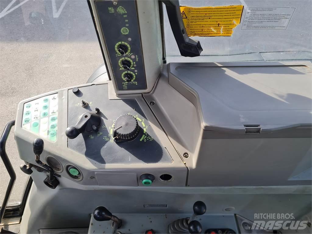 Fendt Favorit 818 Tractoare