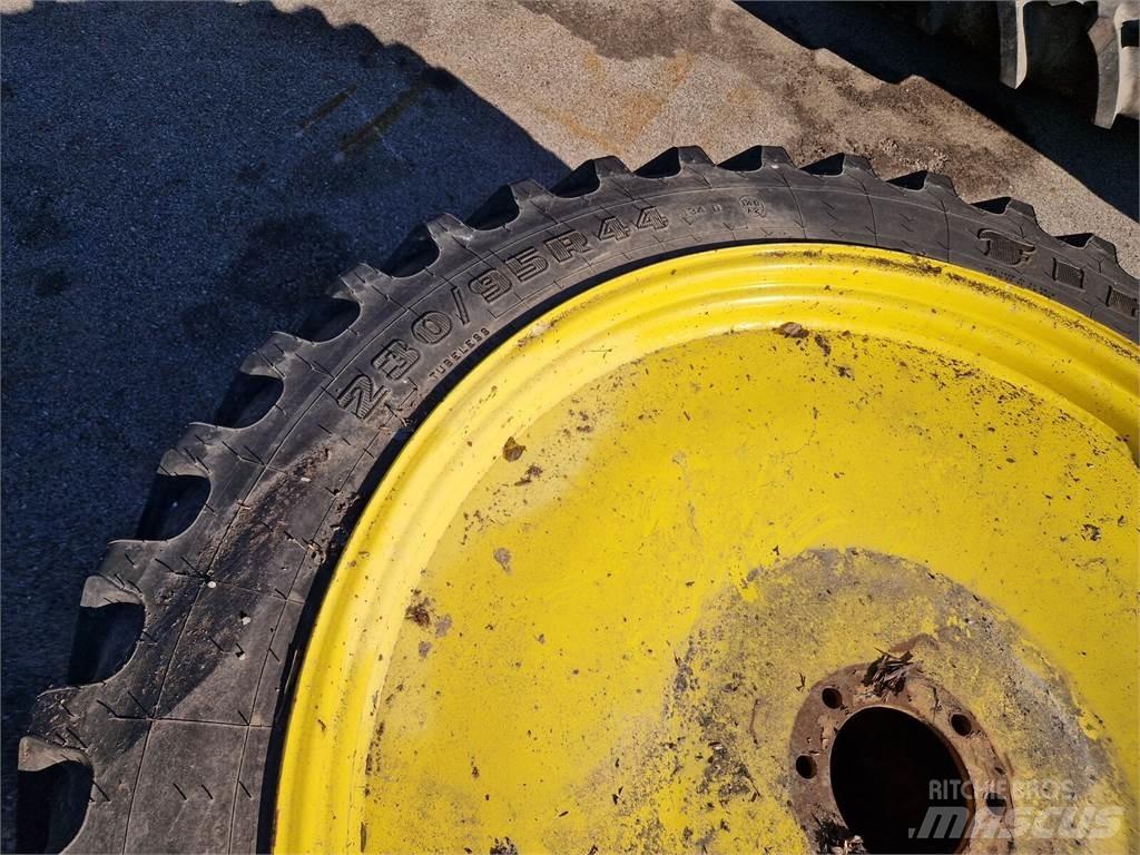 Firestone 230/95R44 Roti