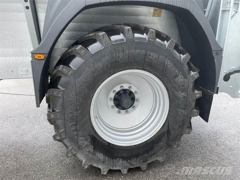 Fliegl ADS 120 Distribuitoare de ingrasamant