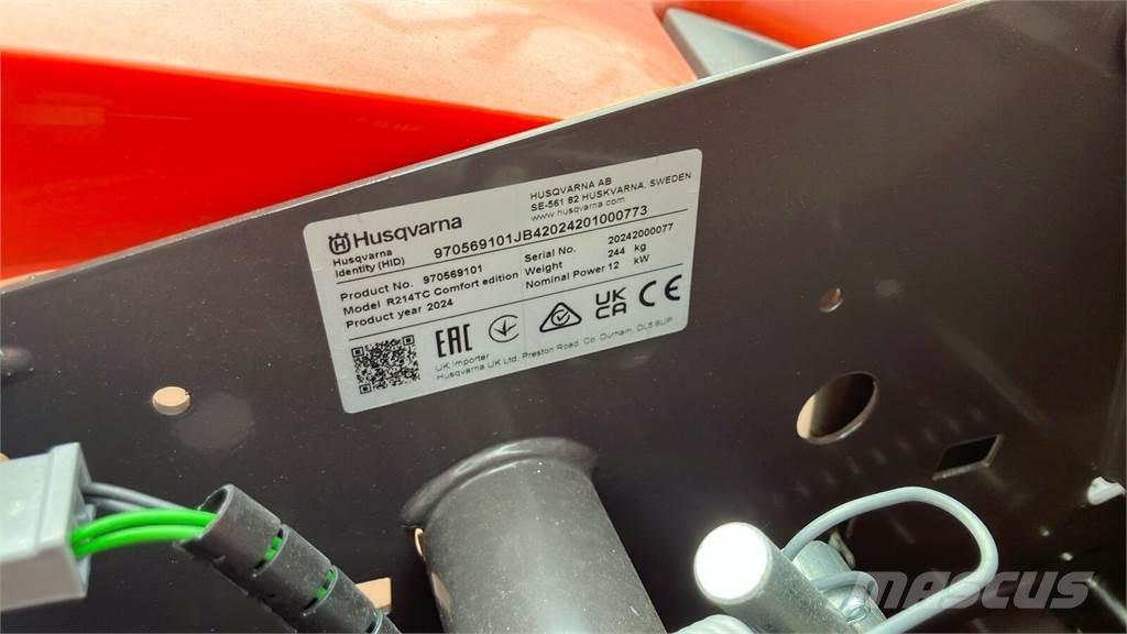 Husqvarna R 214TC Utilaje întreţinere terenuri - Altele