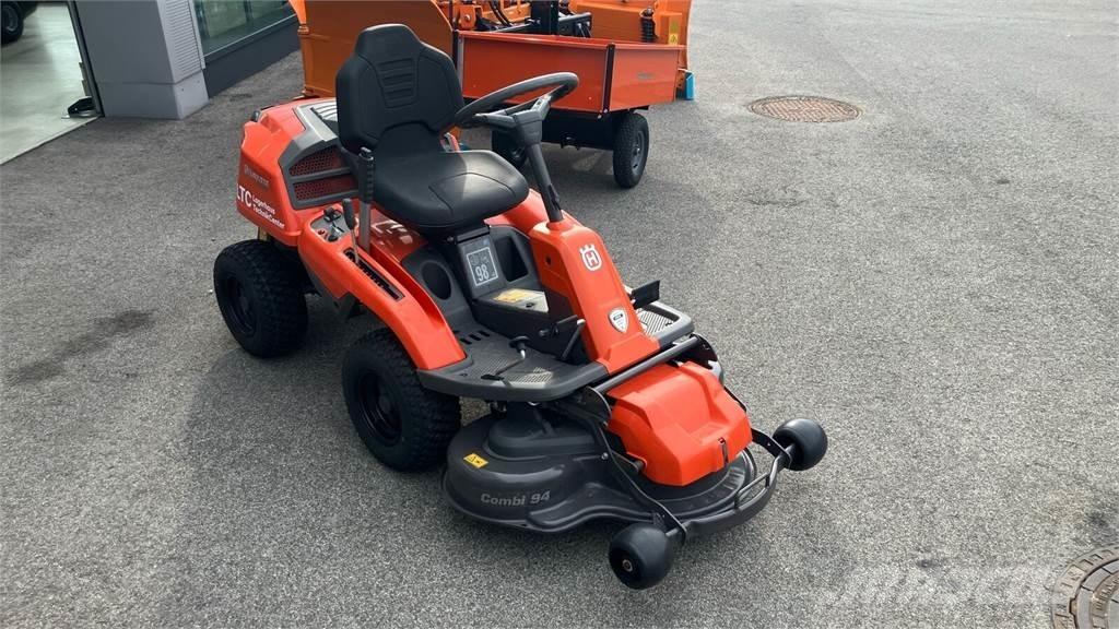 Husqvarna R 214TC Utilaje întreţinere terenuri - Altele