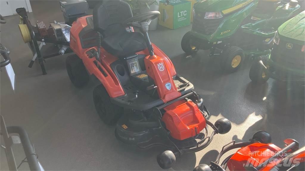 Husqvarna R 214TC Utilaje întreţinere terenuri - Altele