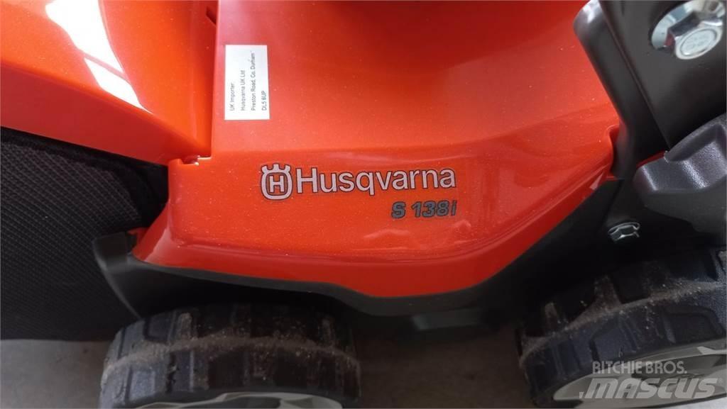 Husqvarna S138i Utilaje întreţinere terenuri - Altele