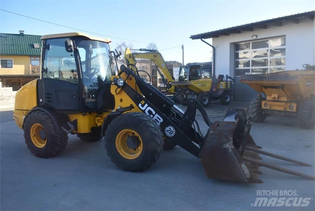 JCB 406 Incarcator pe pneuri
