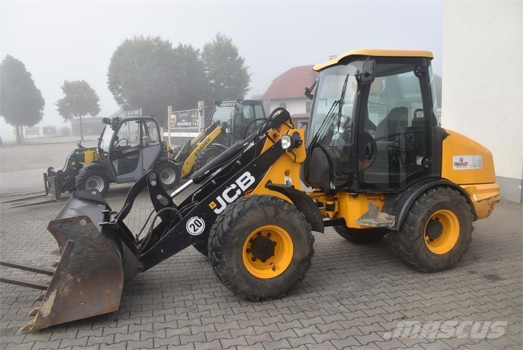 JCB 406 Incarcator pe pneuri