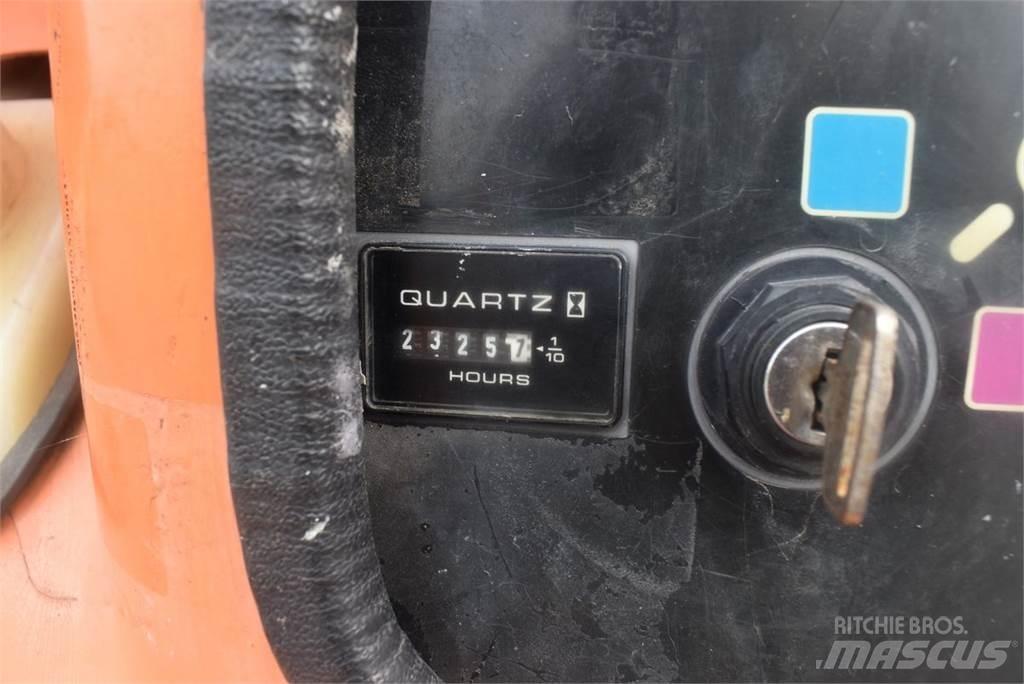 JLG 450AJ Nacele cu brat articulat
