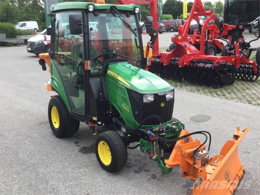John Deere 1026R Tractoare