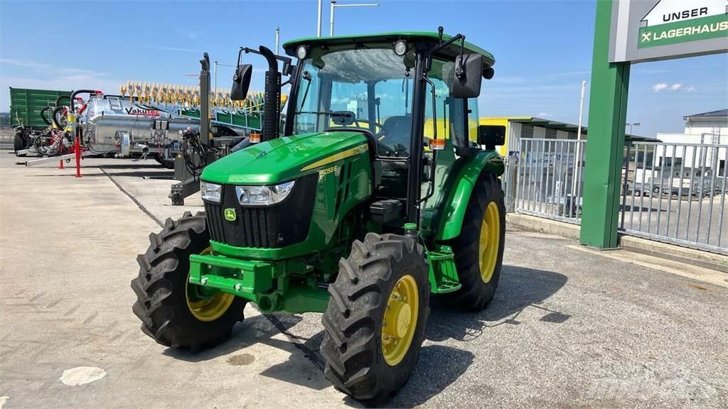 John Deere 5058E Tractoare