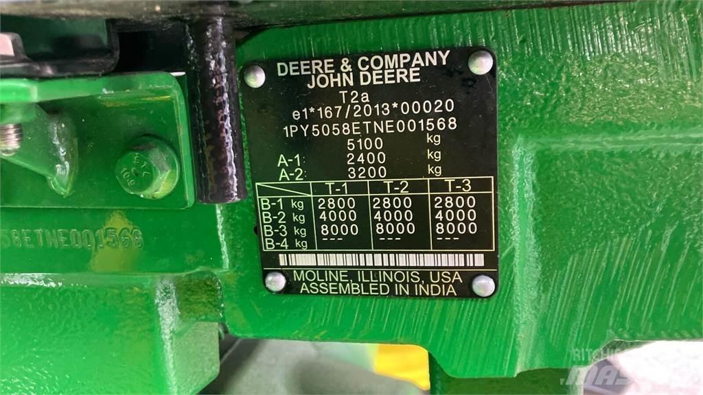 John Deere 5058E Tractoare