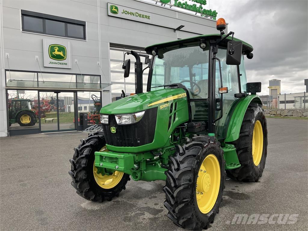 John Deere 5067E Tractoare