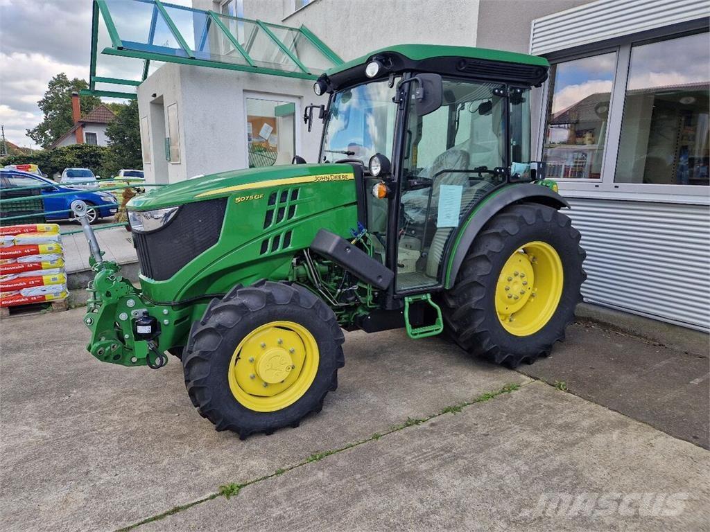 John Deere 5075 GF Tractoare