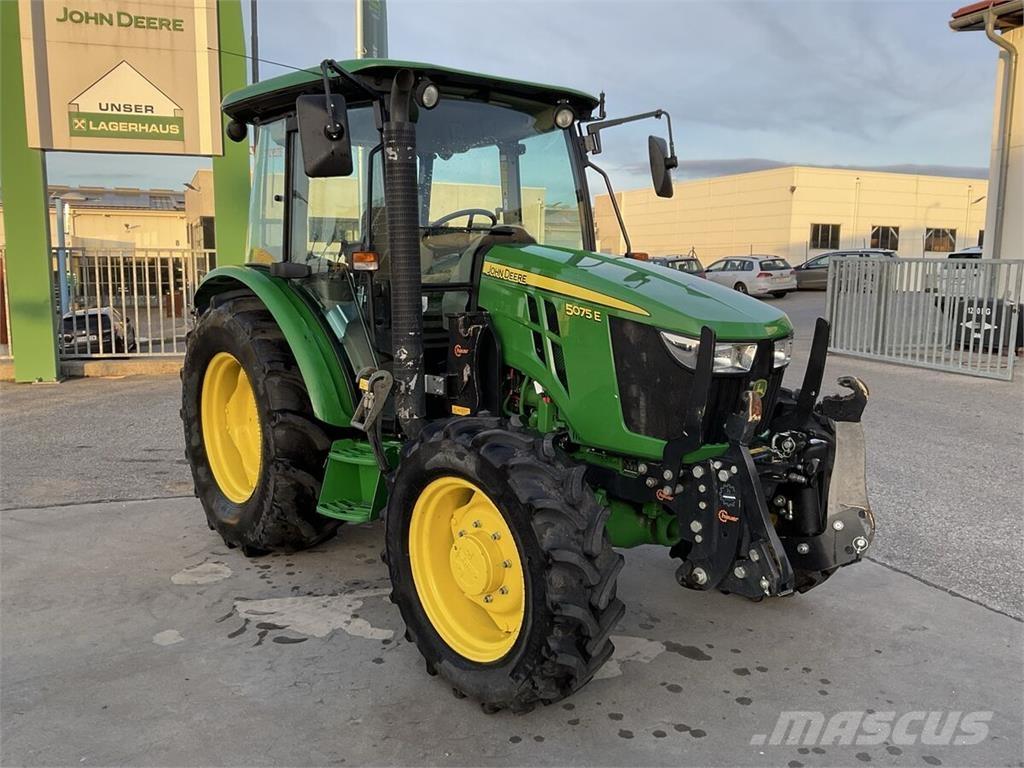 John Deere 5075E Tractoare
