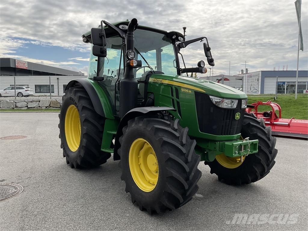 John Deere 5095M Tractoare