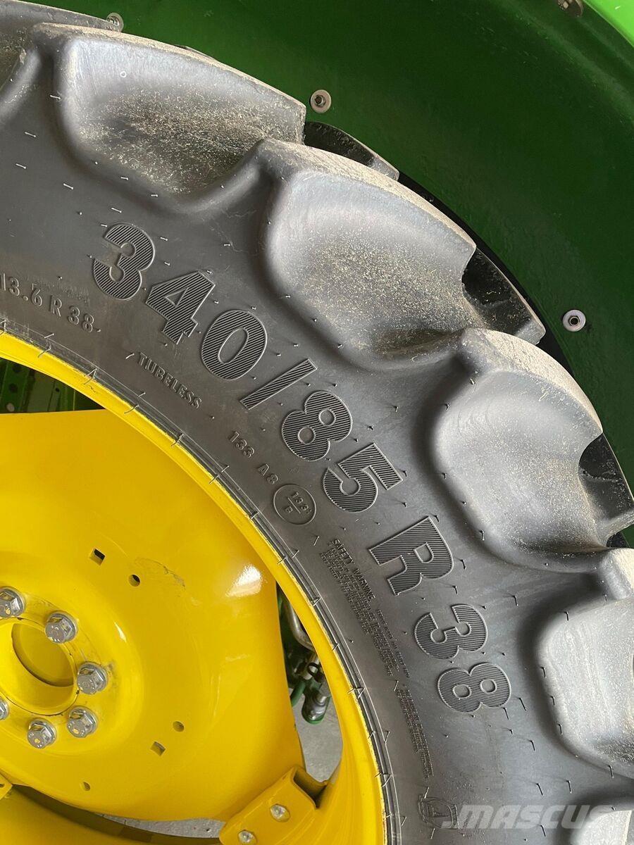 John Deere 5100M Tractoare